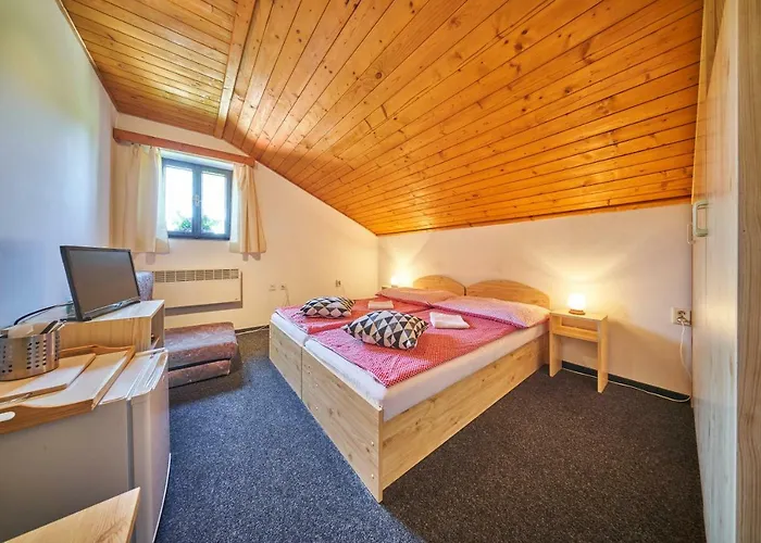 Pod Lesem Hodkovice